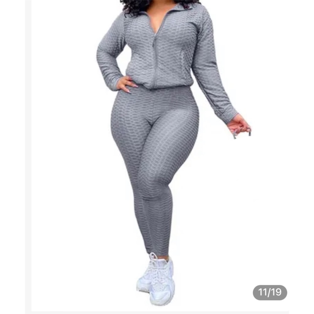 Grey textured work out suit